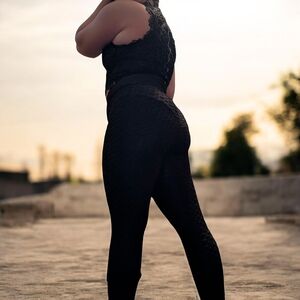 Athletic Lifting Black Honeycomb Textured Leggings